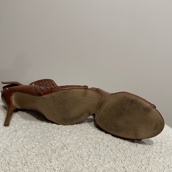 Guess Tan Heels - Picture 4 of 4
